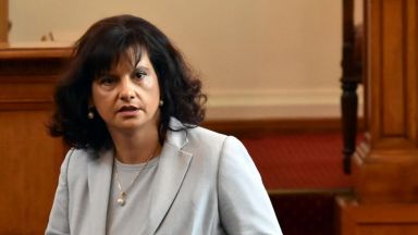 Даниела Дариткова: ГЕРБ няма нужда от "патерица" за явяване на изборите