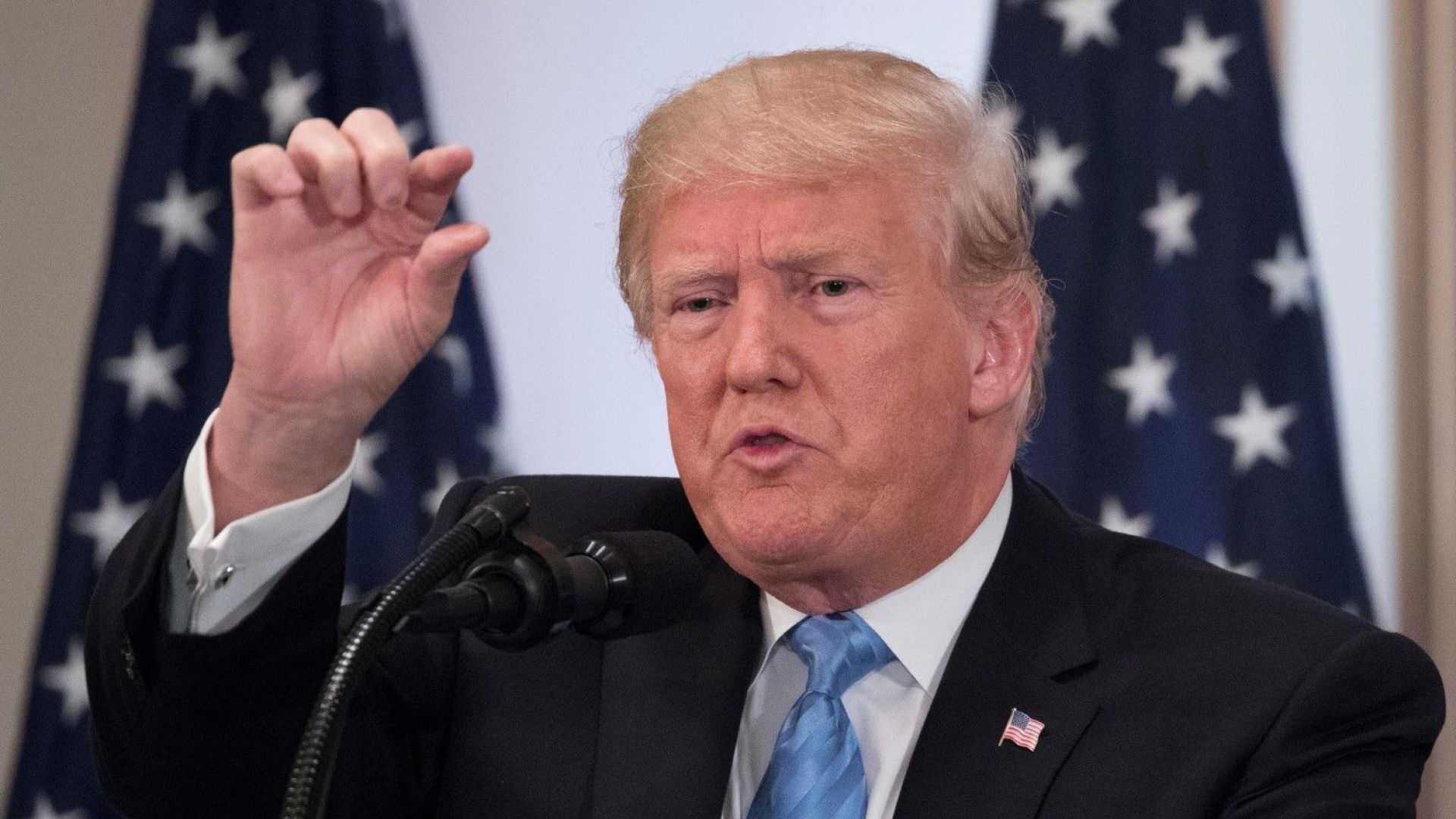 Предисторията в рамките на една пресконференция президентът на САЩ Доналд