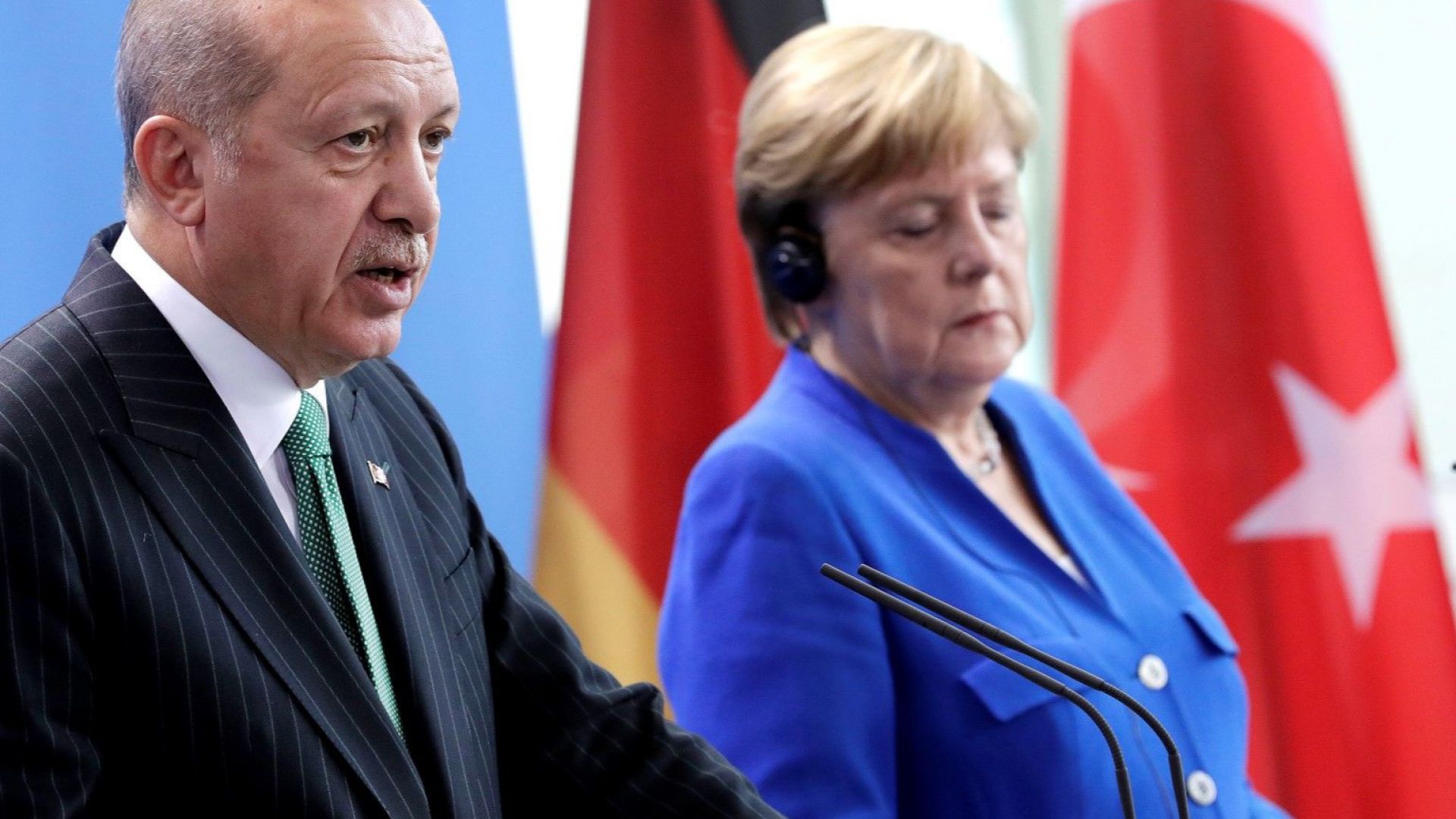 Сблъсък пред медиите: Меркел отказа на Ердоган да обяви гюленистите за терористи