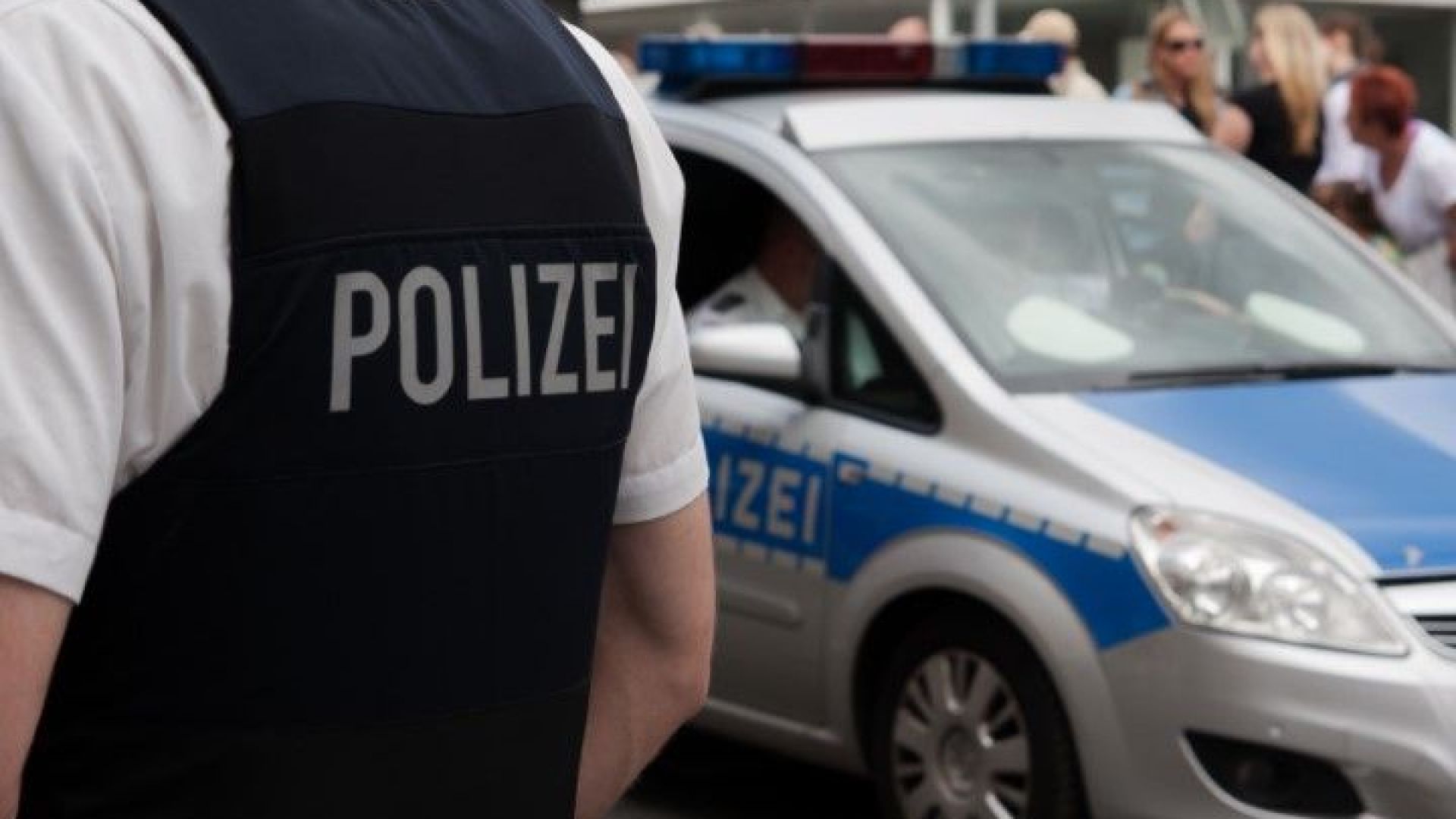 Трима души са ранени в германския град Равенсбург от мъж,