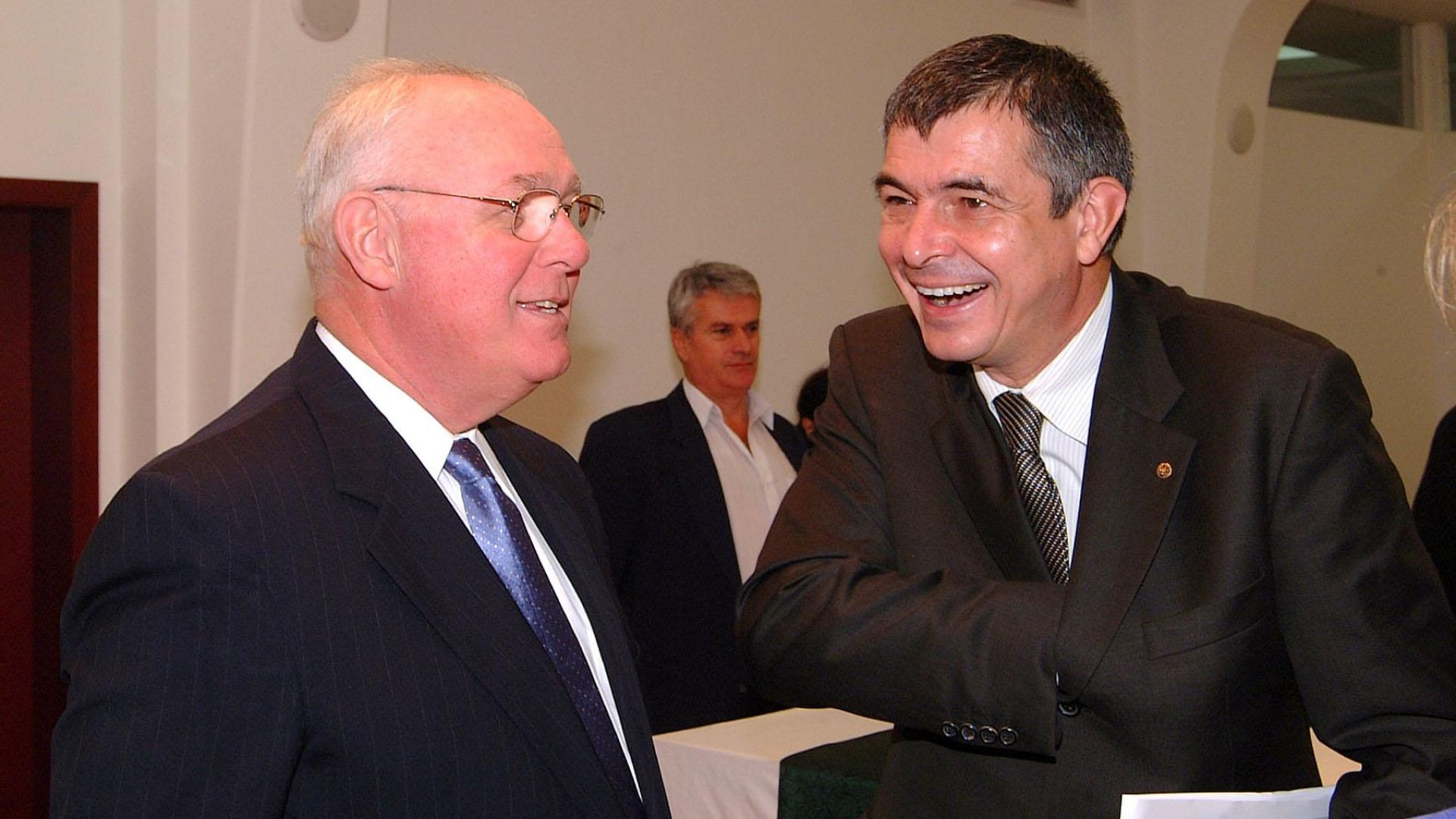 Почина бившият посланик на САЩ в България Джеймс Пардю