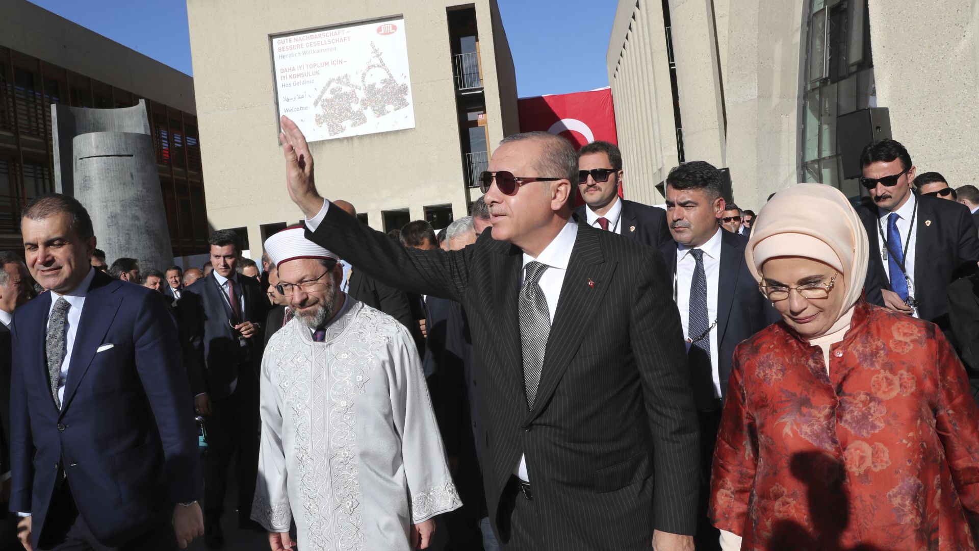 Неонацистки скандал разтърси германската полиция по време на посещението на