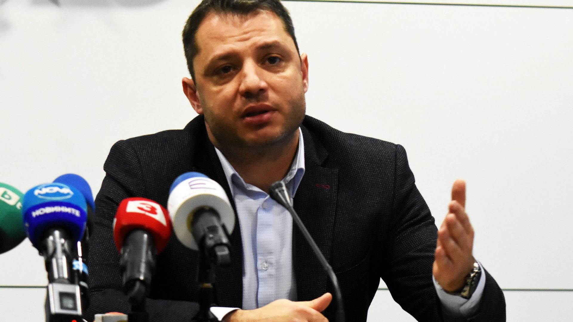 Бившите енергийни министри Делян Добрев от ГЕРБ и Драгомир Стойнев