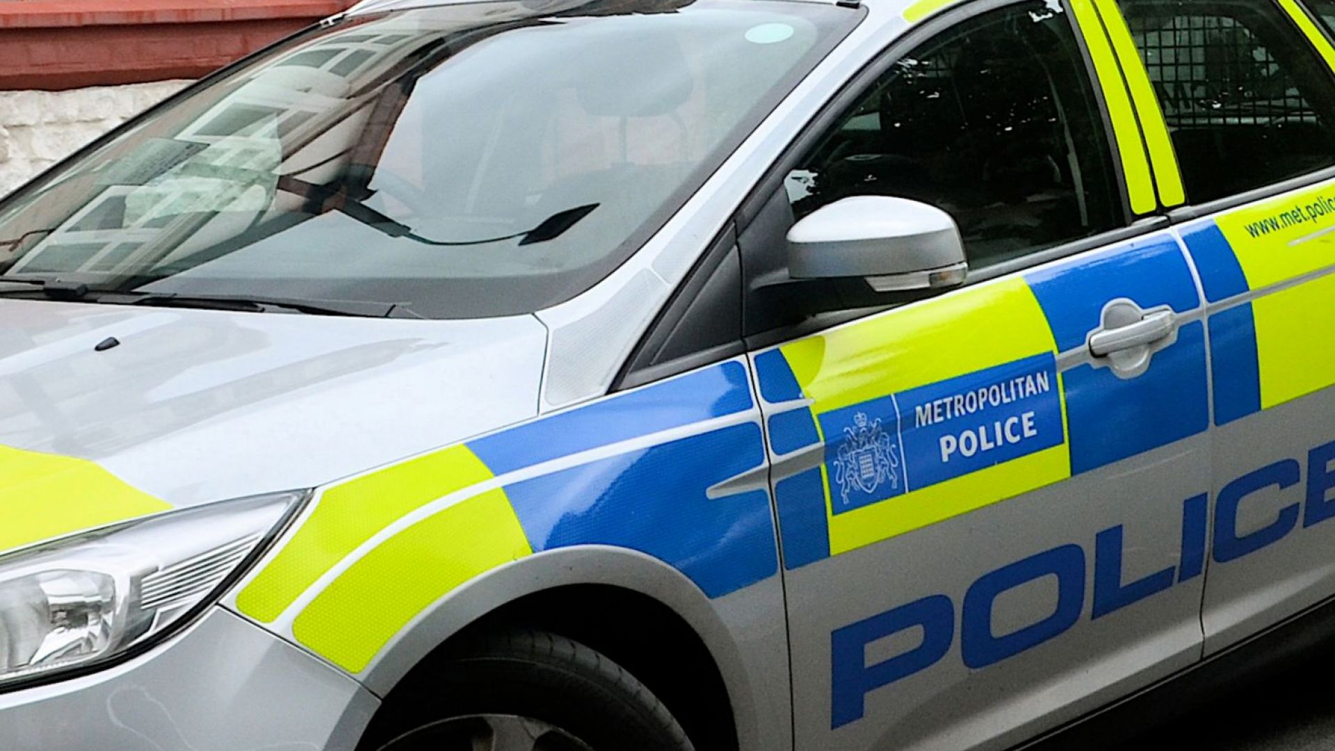 Извършителят на нападението с нож на гара в британския град