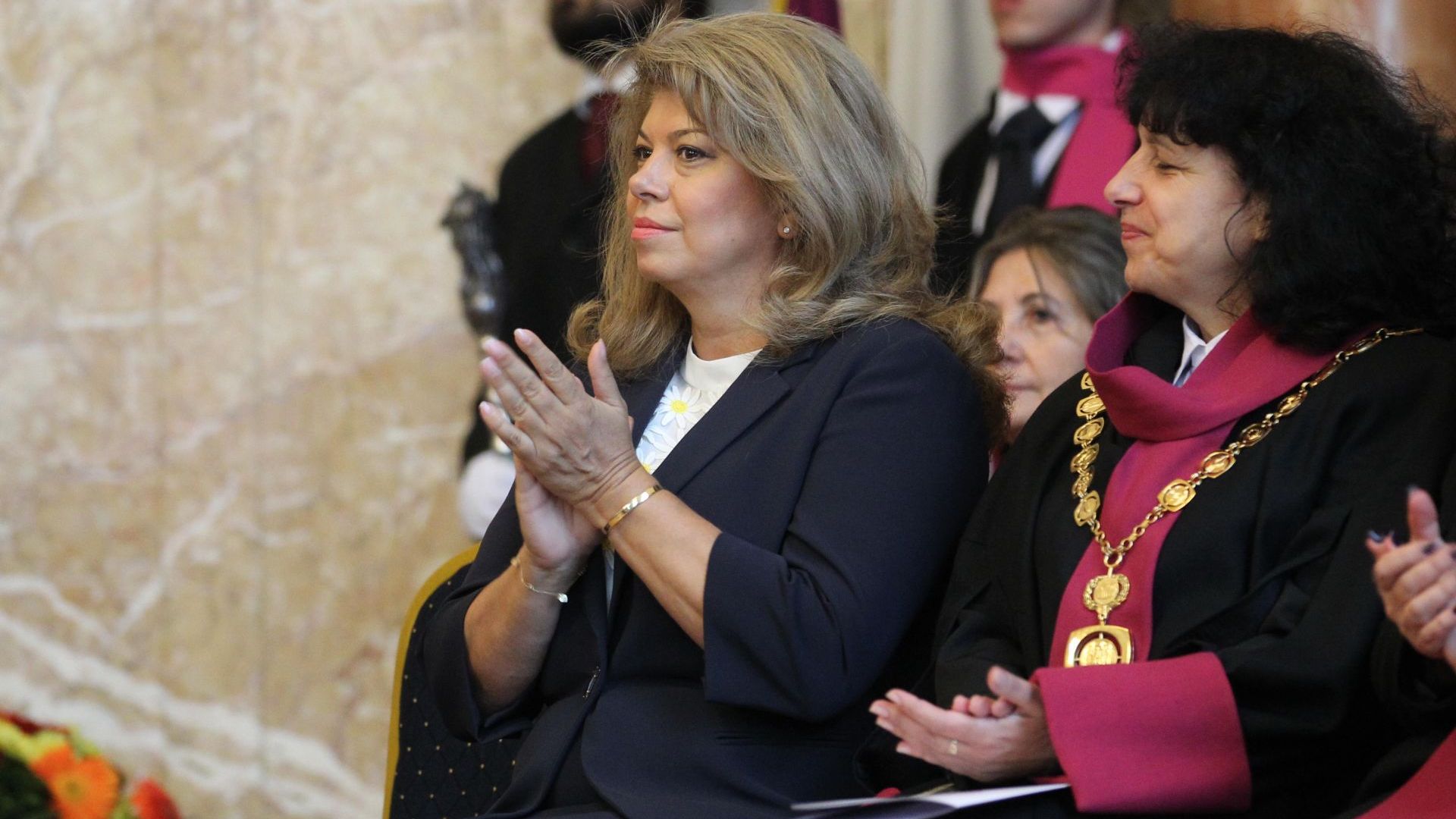 Смятам че думата единение не се нуждае от тълкувание Тя