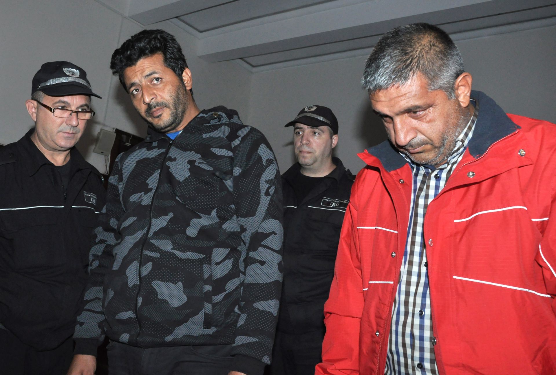 Хасковският окръжен съд определи мярка за неотклонение “задържане под стража” за двамата ирански шофьори на тирове