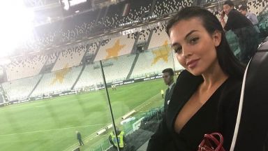 Джорджина подкрепи Роналдо след новините около секс скандала
