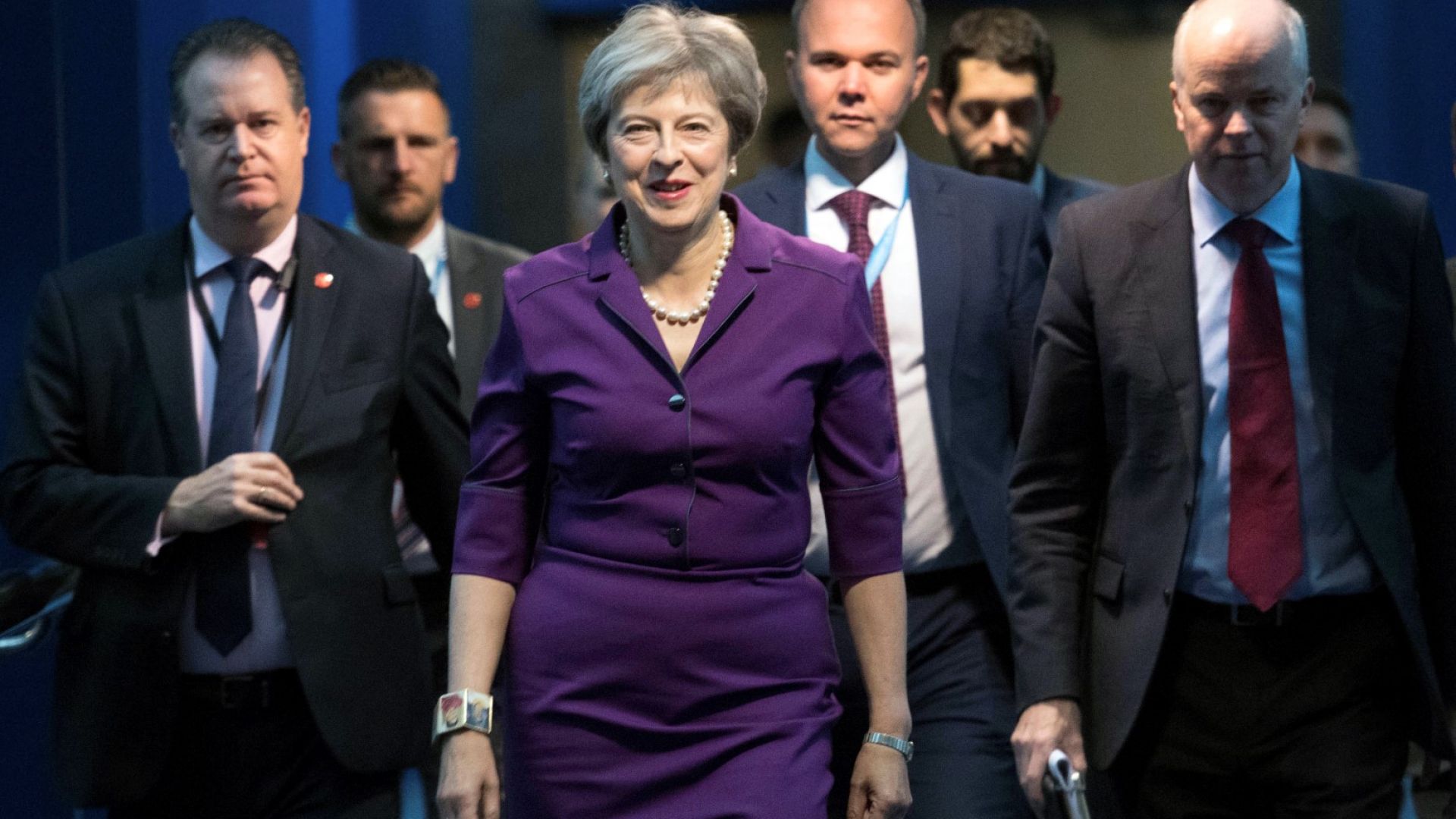 Британският премиер Тереза Мей се разграничи днес от своя външен