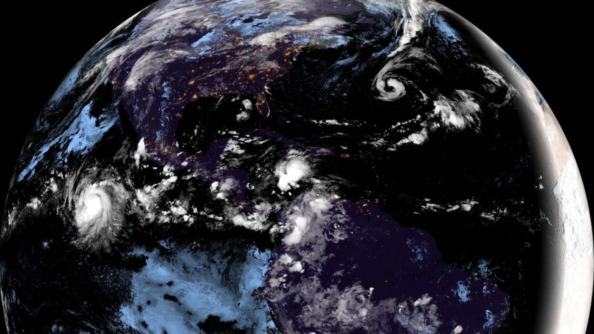 Нови мощни урагани и в Атлантика, и в Тихия океан