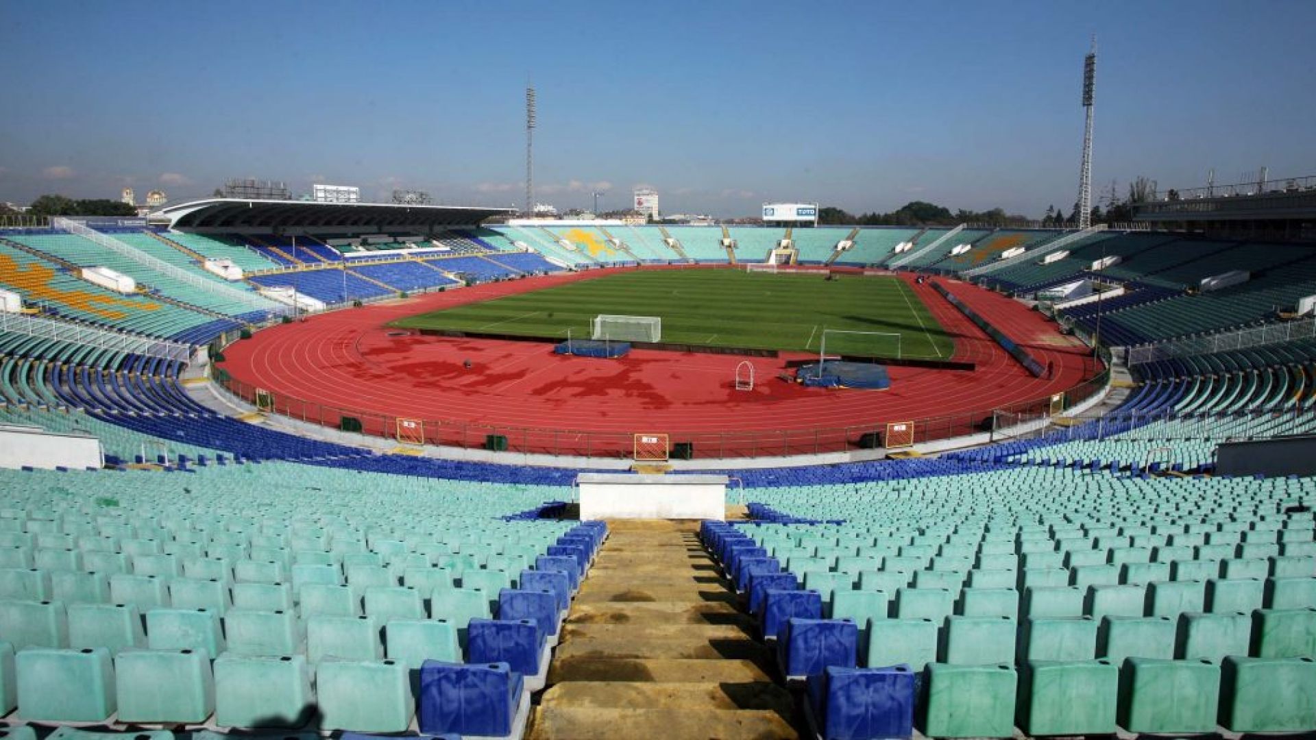 Четири стадиона в София имат одобрение за ВАР, първият тест е на "Васил Левски"