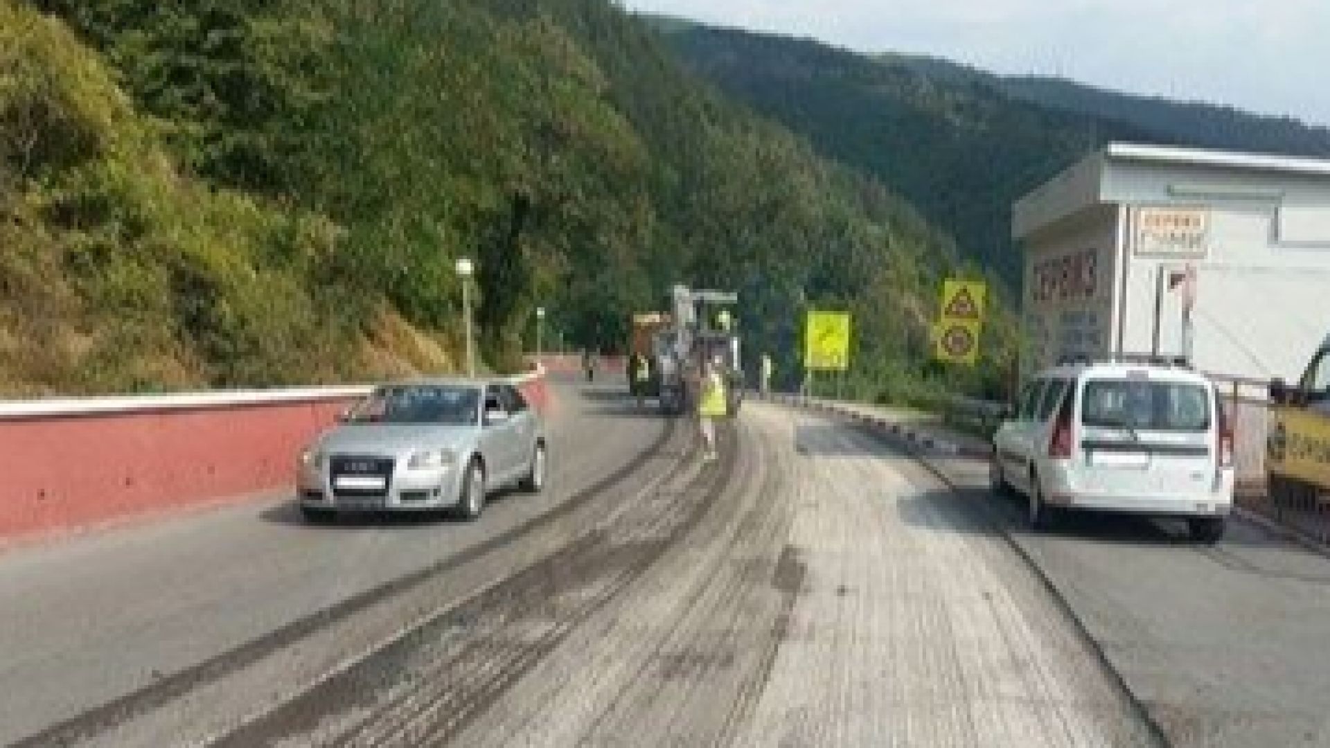 При рехабилитацията на пътя Мездра Своге Нови Искър по проект