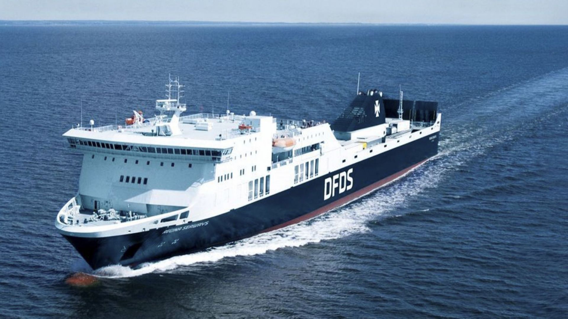 Литовският ферибот с 335 души на борда продължи плаването си