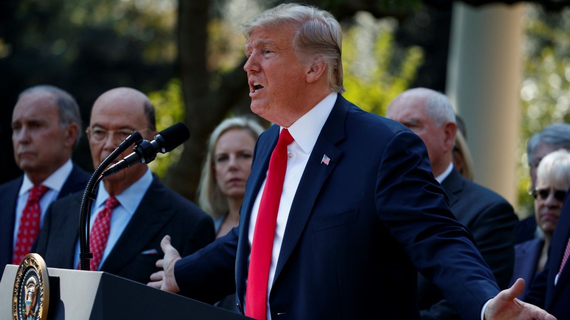 Пентагонът съобщи че е получил в пощата си пликове със