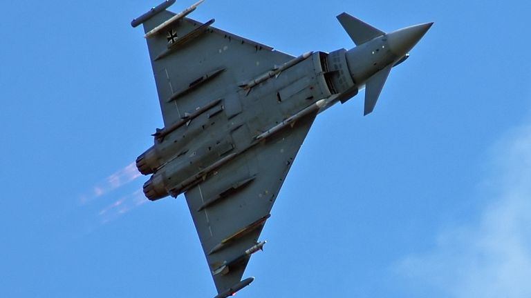 Индонезия иска да се въоръжи с Eurofighter Typhoon