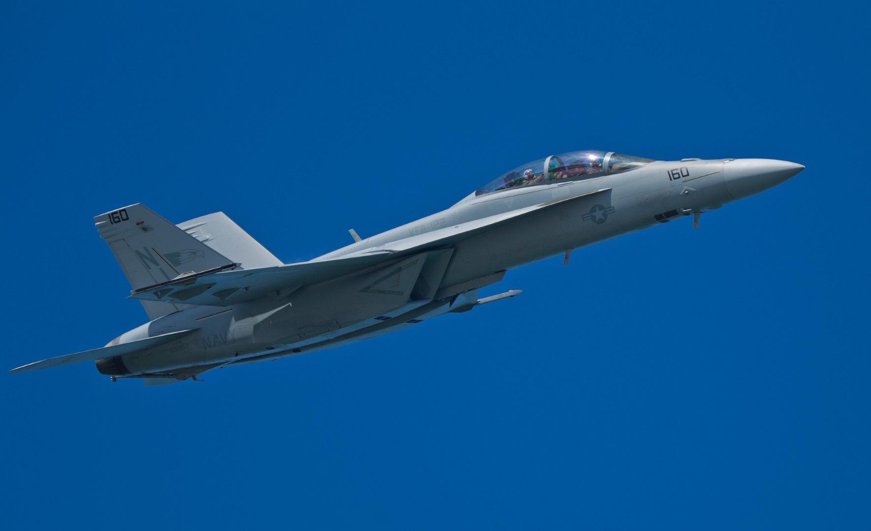 Палубен изтребител F-18 Super Hornet