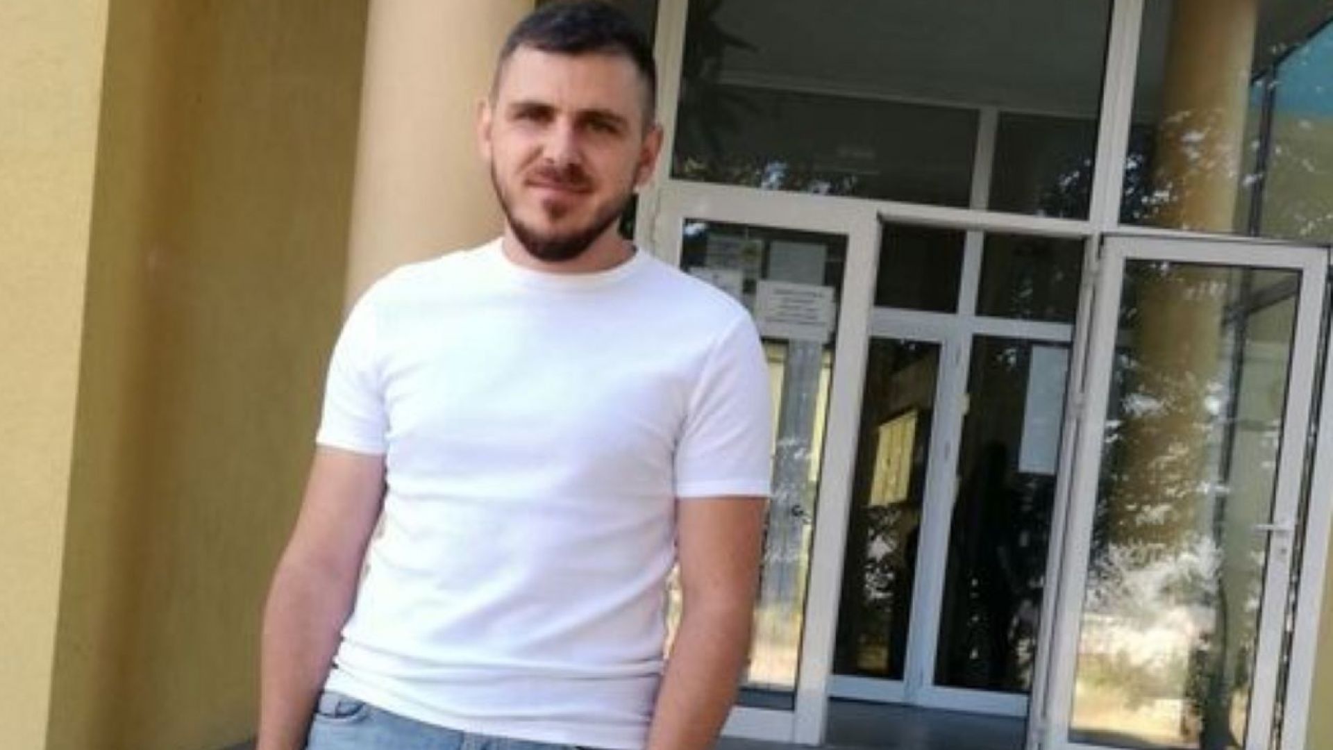 След три години имигрантстване в чужбина млад български информатик успял