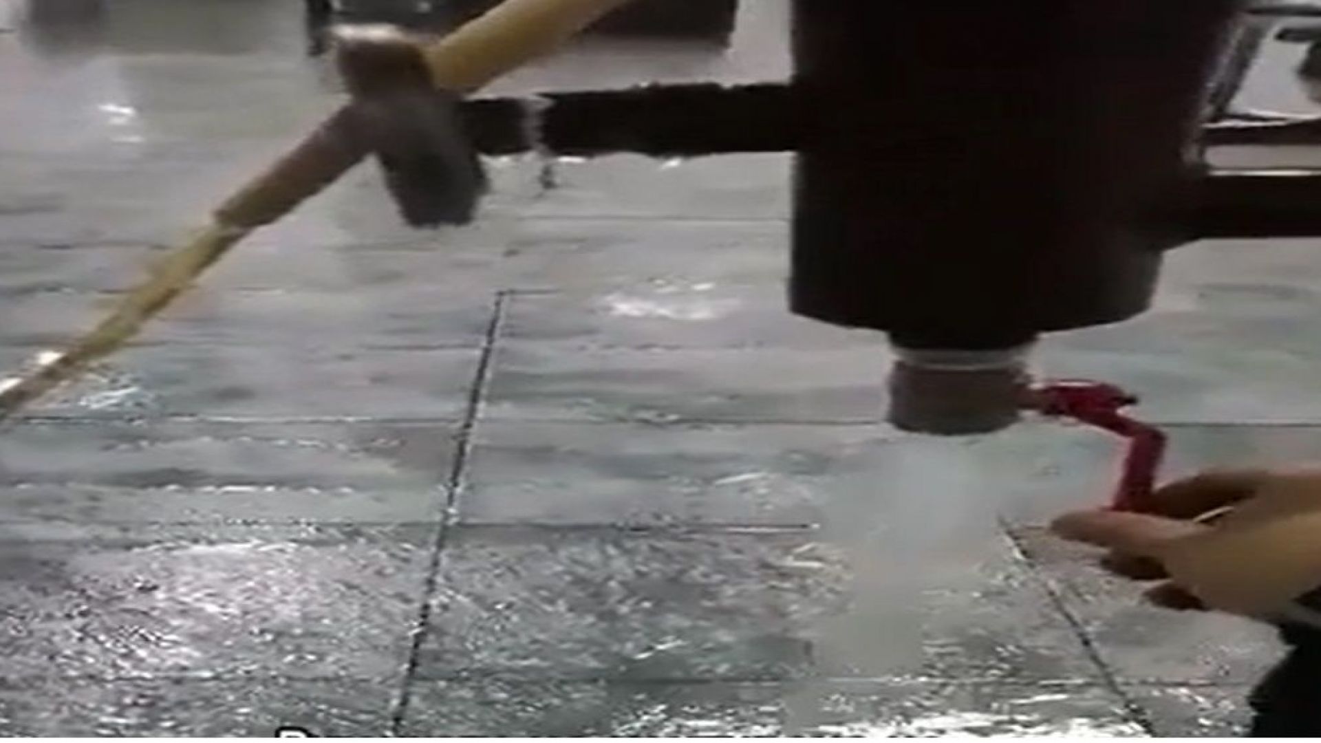 В момента Агенция Митници проверява шест обекта данъчни складове