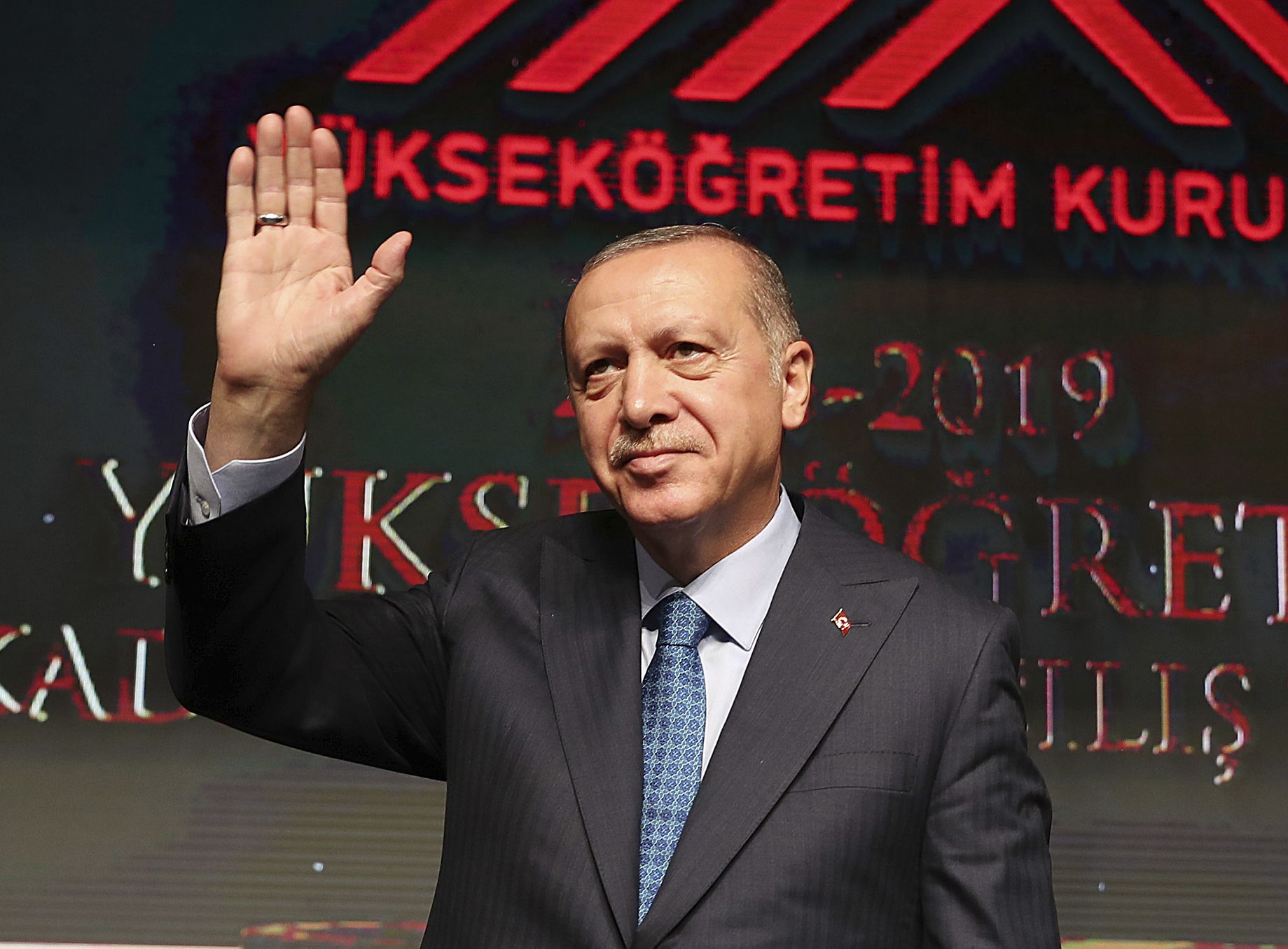 Управляващата партия на Реджеп Ердоган загуби вота с малко