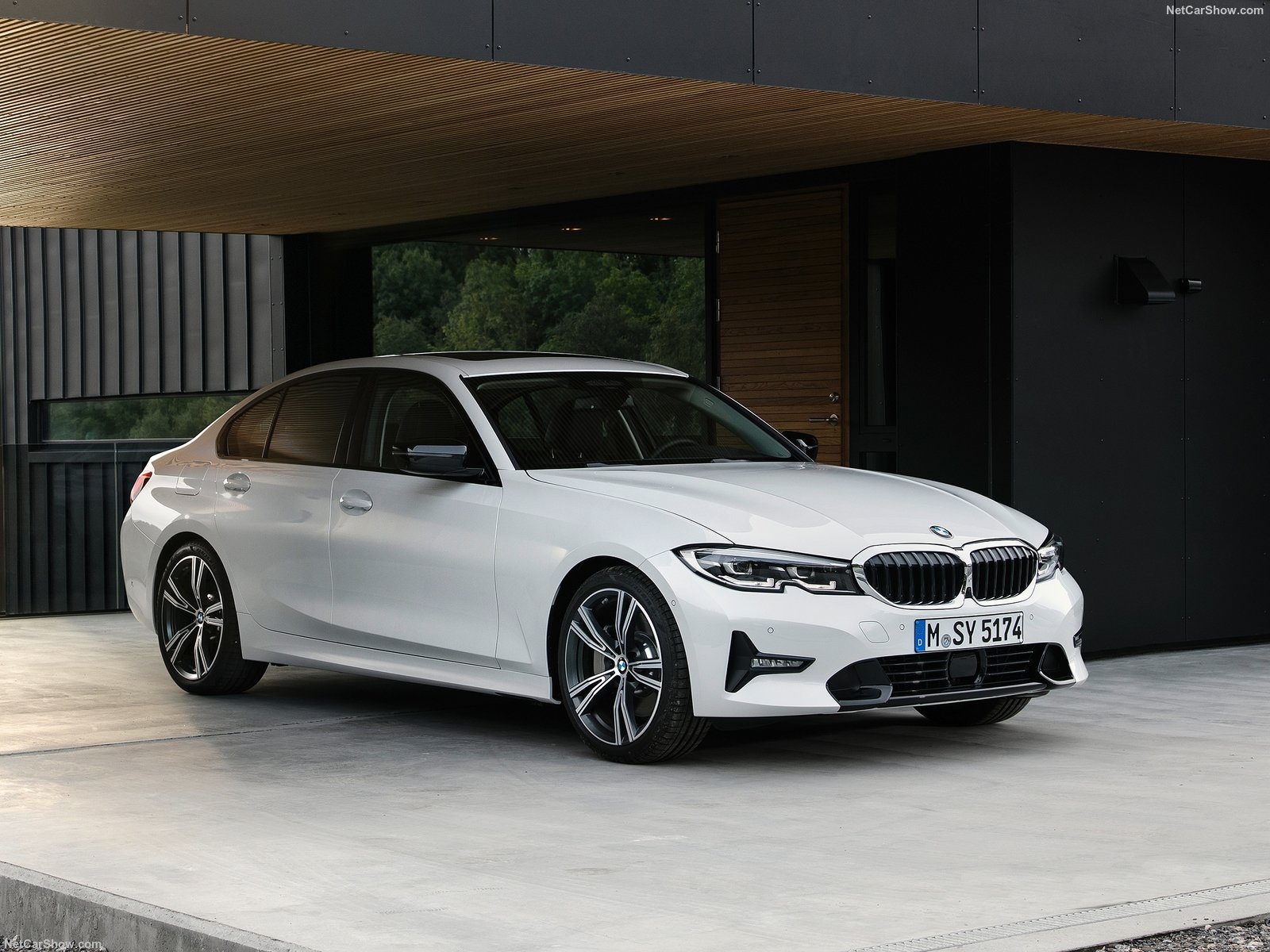 Новото BMW 3-Series е по-голямо и леко