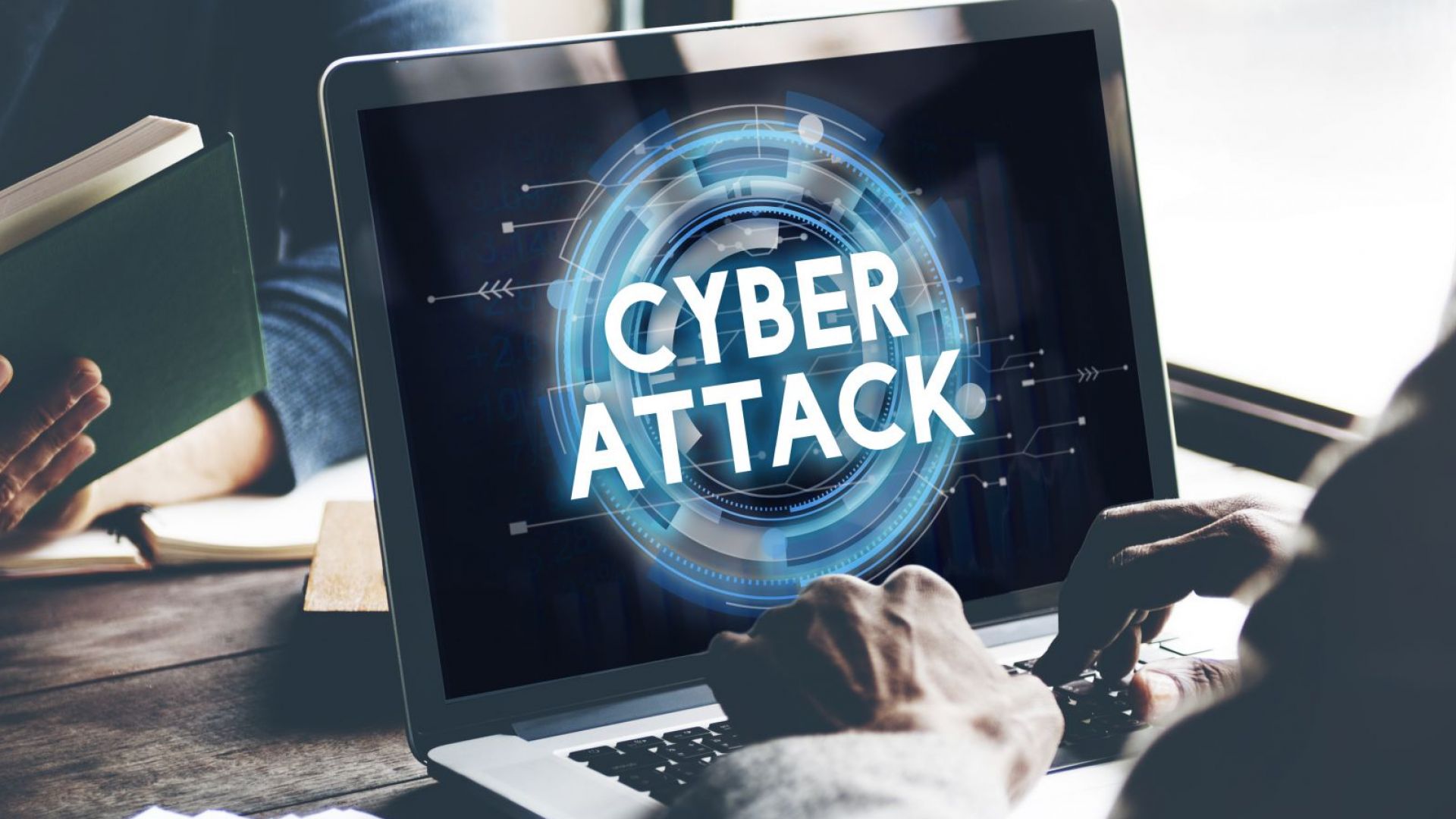 Великобритания обвини руското военно разузнаване в поредица кибератаки по целия