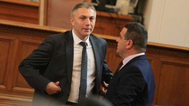 ДПС: Бойко Борисов и Корнелия Нинова са се договорили за партийните субсидии