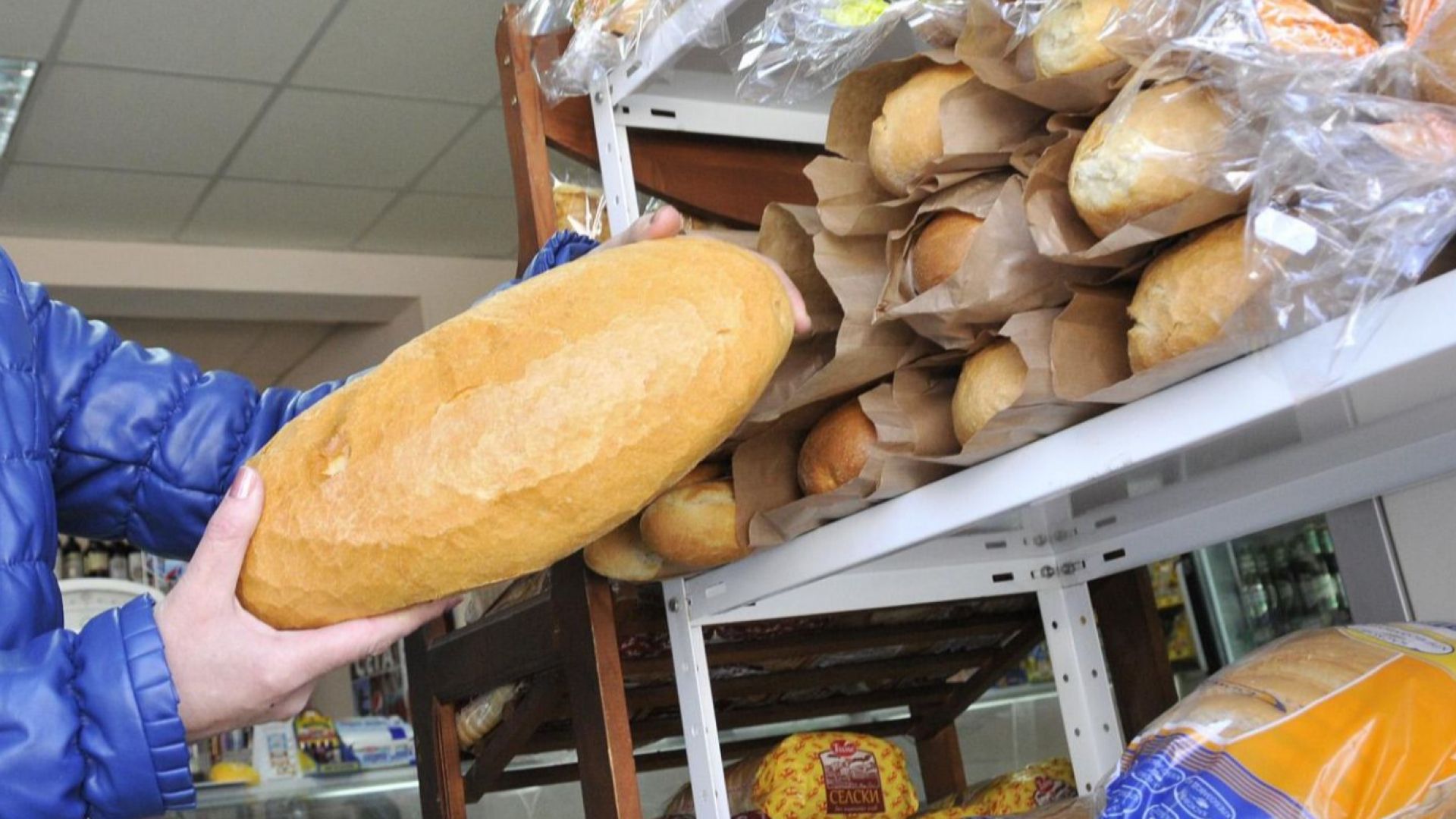 Държавата се разбра джентълменски с търговците - ще продават хляб без печалба