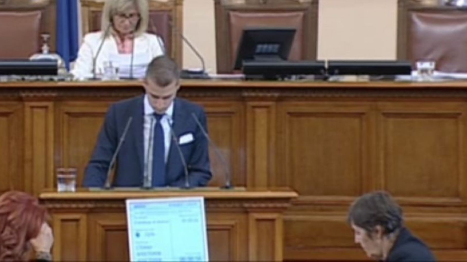 Депутатът който се прочу със сричкуването от трибуната на Народното