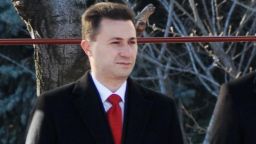 Полиция търси Груевски в дома му, за да го вкара в затвора
