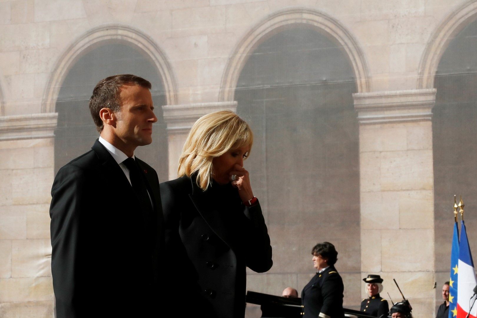 Френският президент Еманюел Макрон и съпругата му Брижит