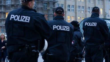 Крайнолевите в Берлин евакуирани заради бомбена заплаха 
