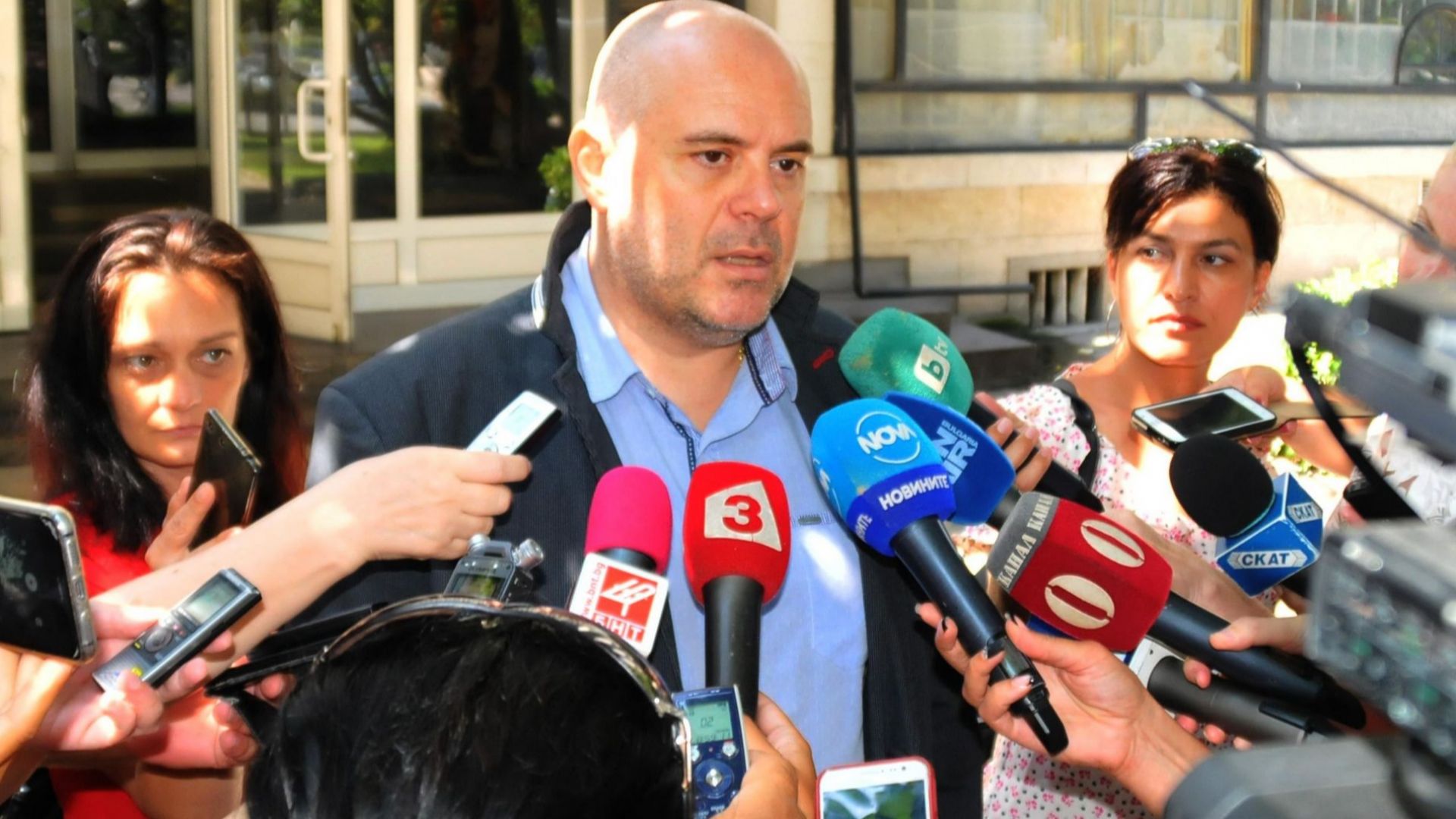 Двама лекари от София и фармацевт от Благоевград са задържани