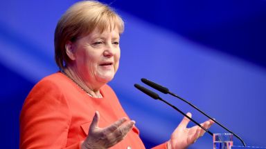  Меркел: Дизеловите коли към момента имат бъдеще 