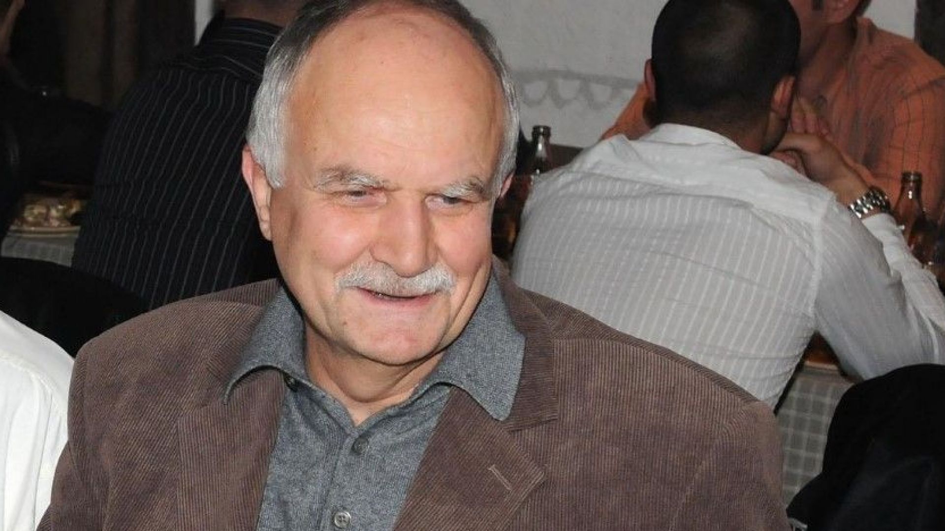 Днес живеем в класово общество разделено на две на