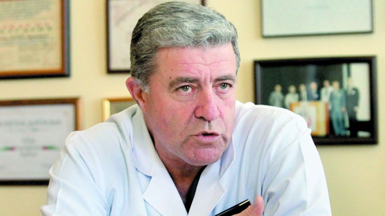 Професор Генчо Начев от 3 седмици се лекува в специализираното
