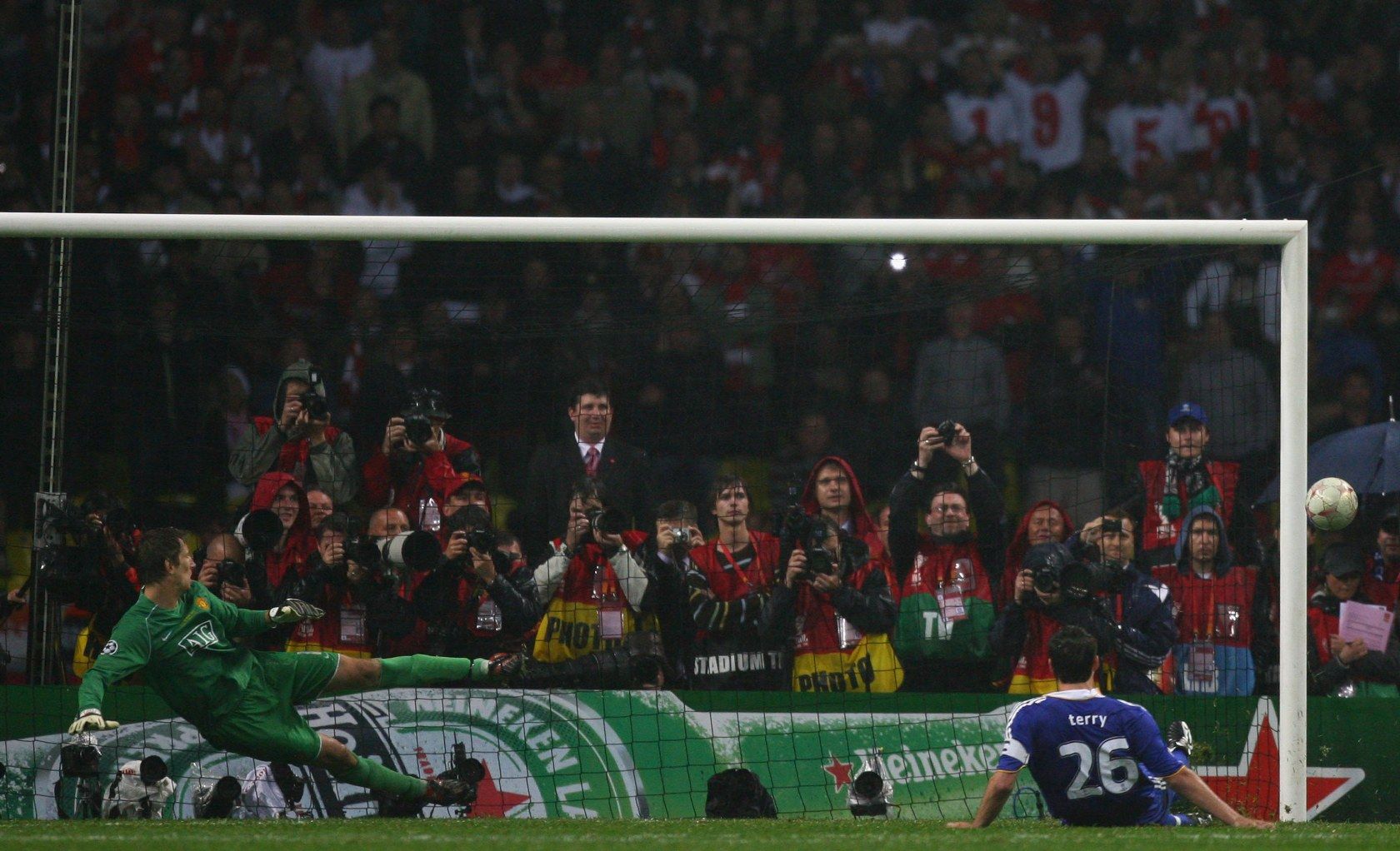 Тери пропусна решителна дузпа на финала на Шампионска лига през 2008-а срещу Манчестър Юнайтед