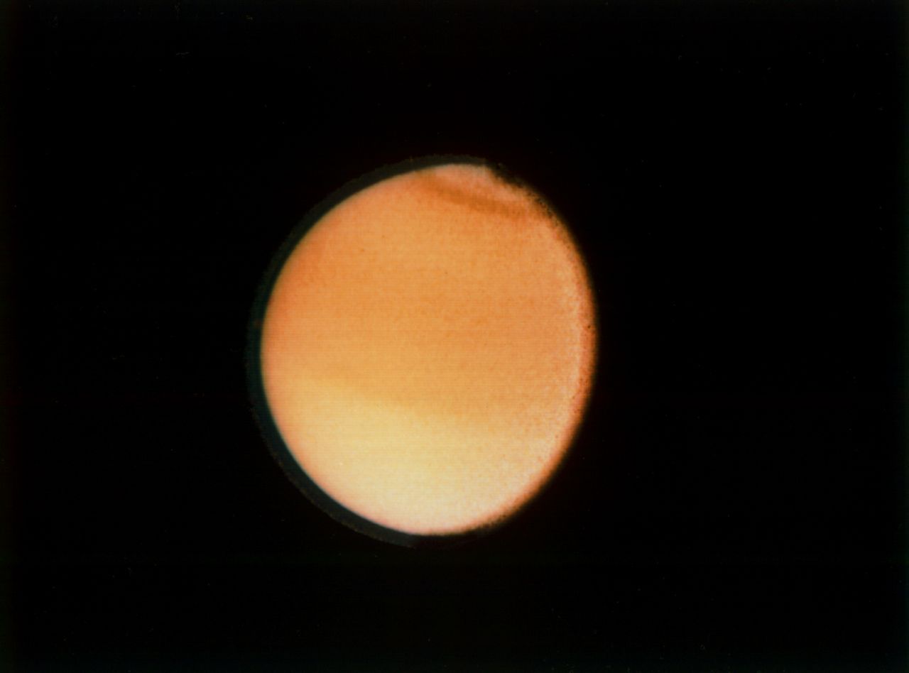 Луната на Сатурн - титан