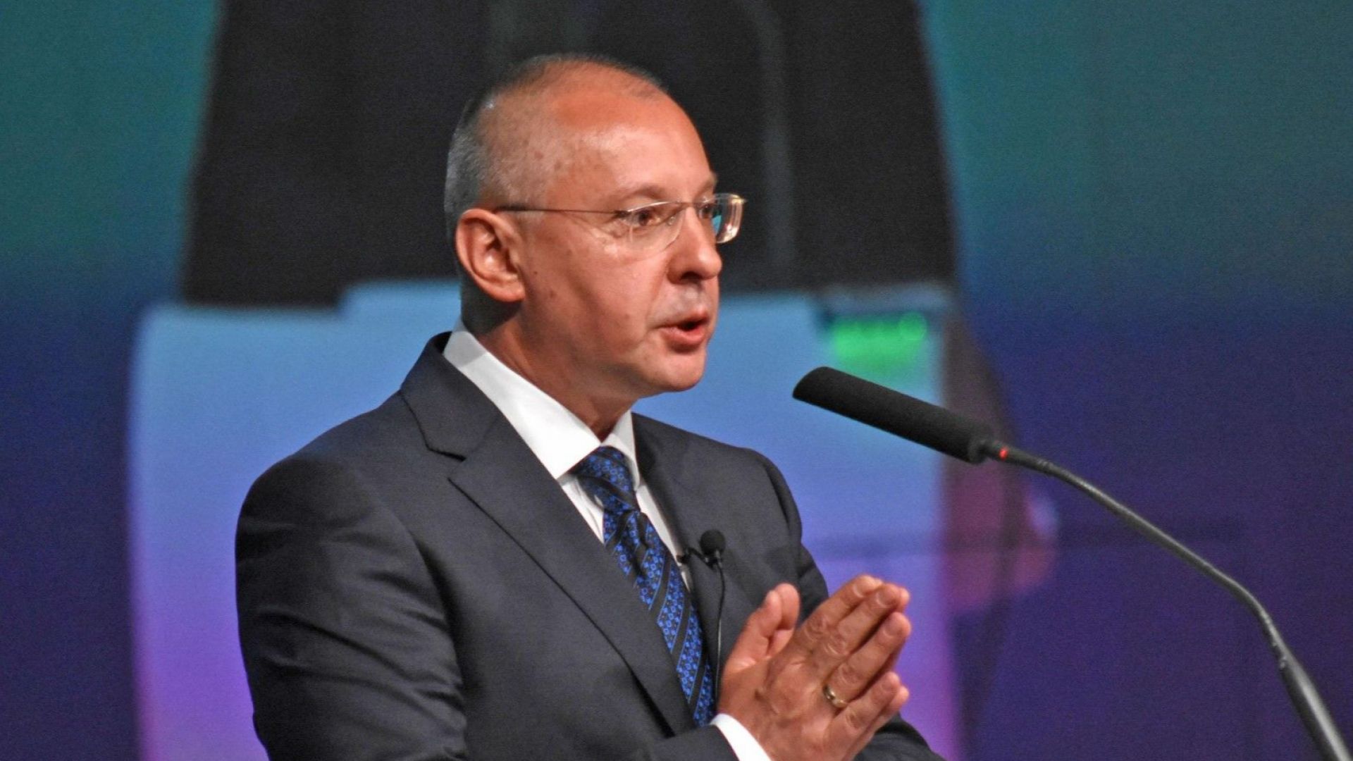 Българските евродепутати социалисти Сергей Станишев Георги Пирински Петър Курумбашев и