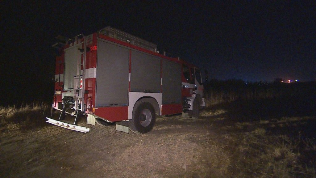 Дежурен екип на пожарната остана да дежури на място през нощта