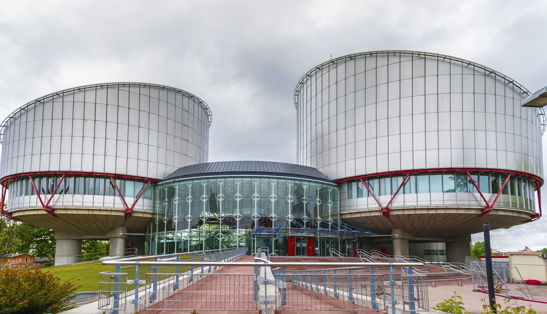 Съдът отхвърли обжалванията на Букурещ и Вилнюс