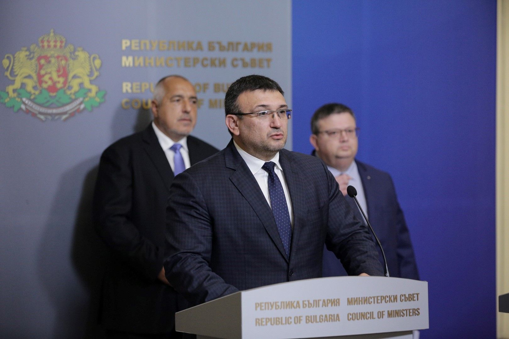 Младен Маринов даде брифинг заедно с премиера и главния прокурор