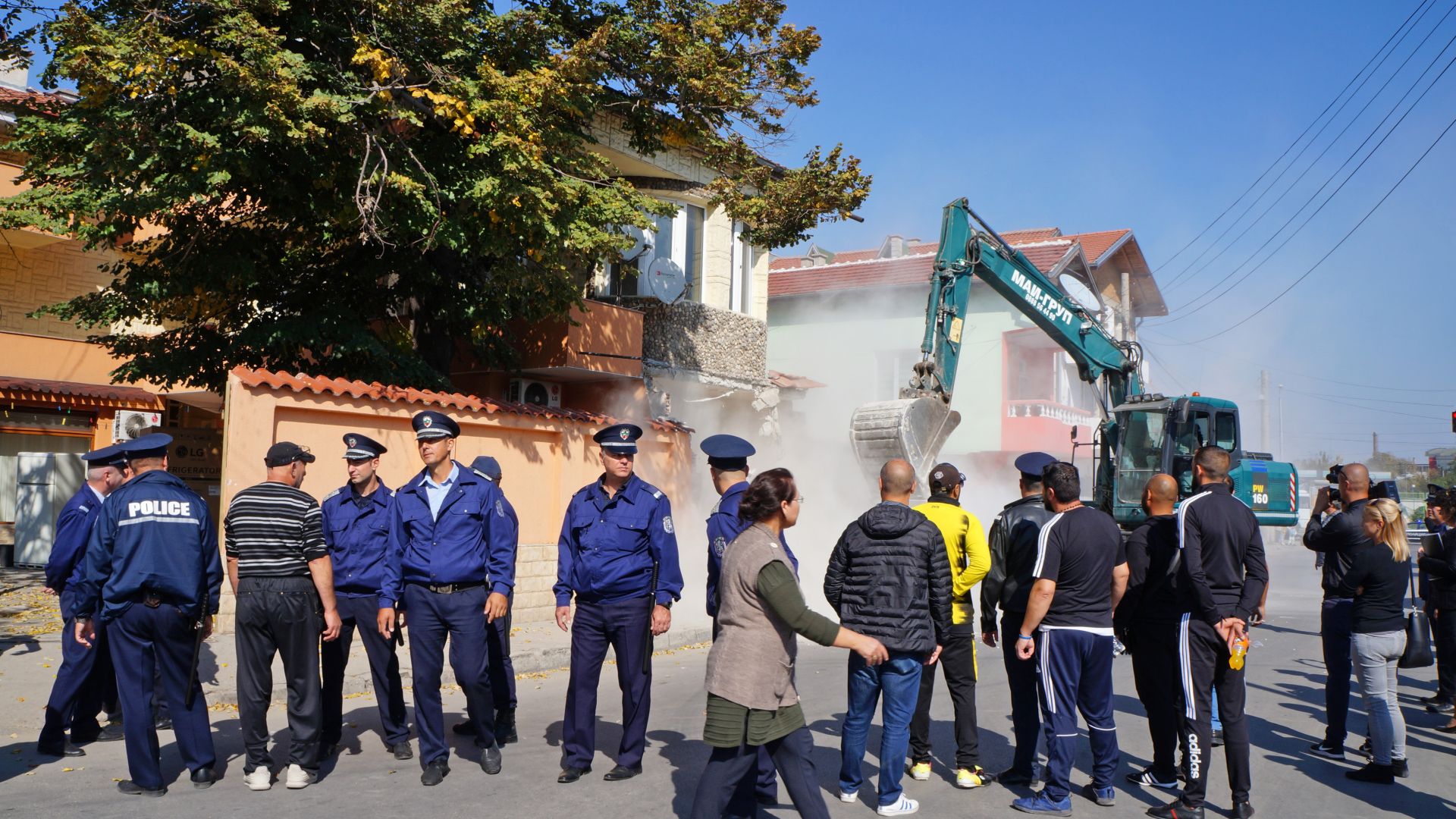 Администрацията на район Северен в Пловдив започна премахването на незаконни