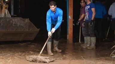 Тенисист №1 в света даде пример с дела след тежки наводнения в Майорка