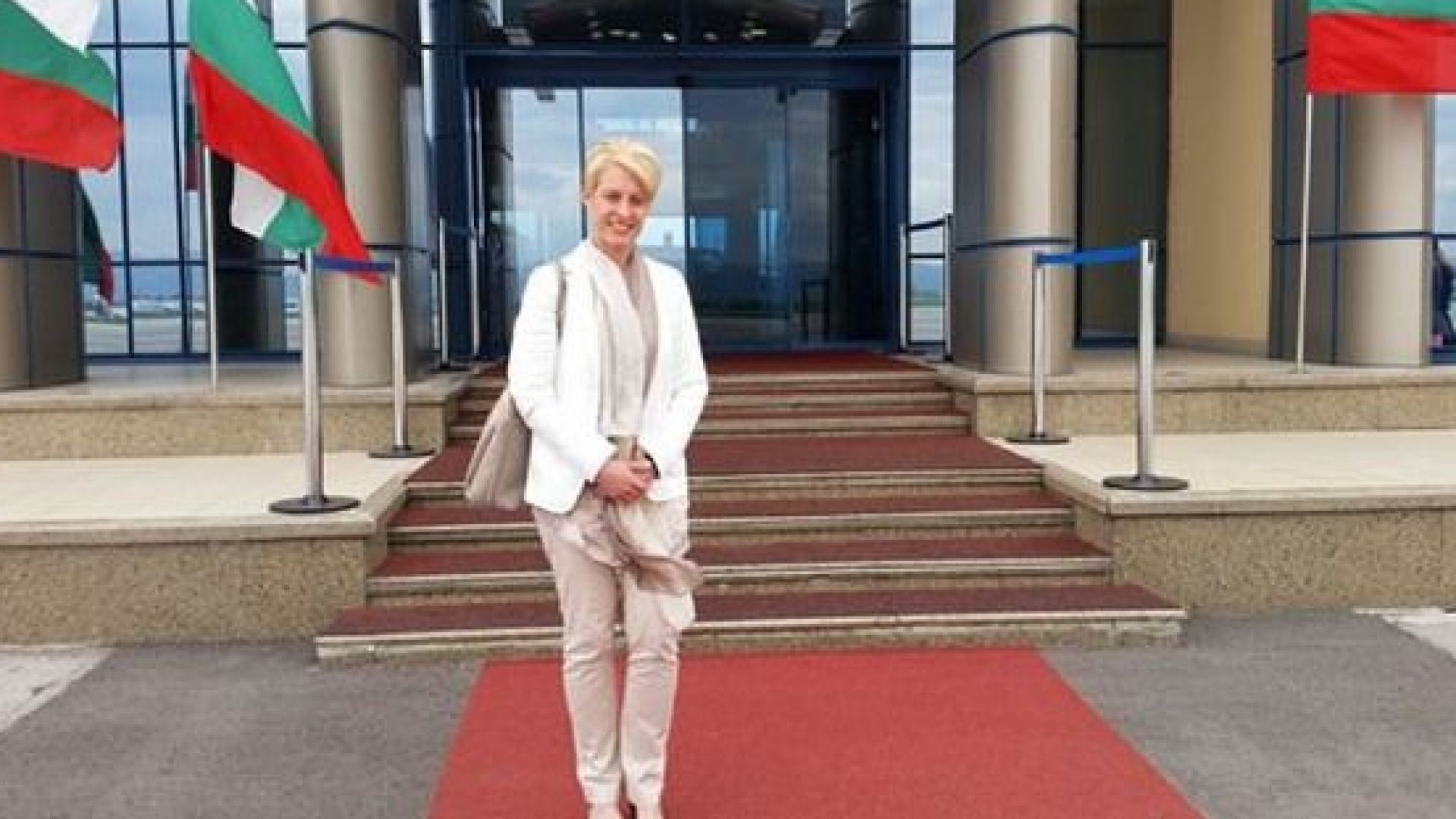 На срещата на която бяхме поканени посланиците получихме интересна и