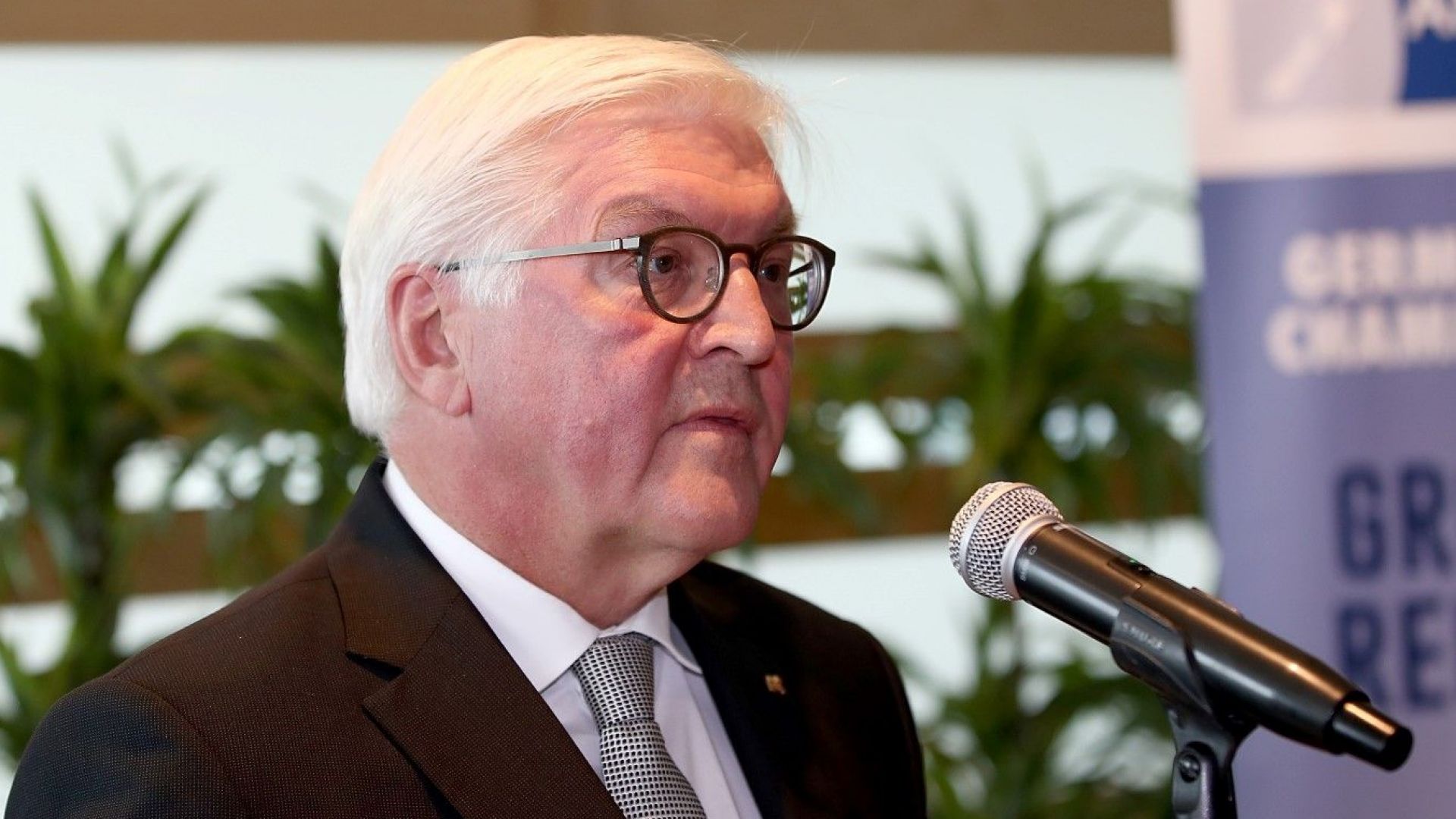 Германското правителство смята въпроса за военните репарации към Гърция за