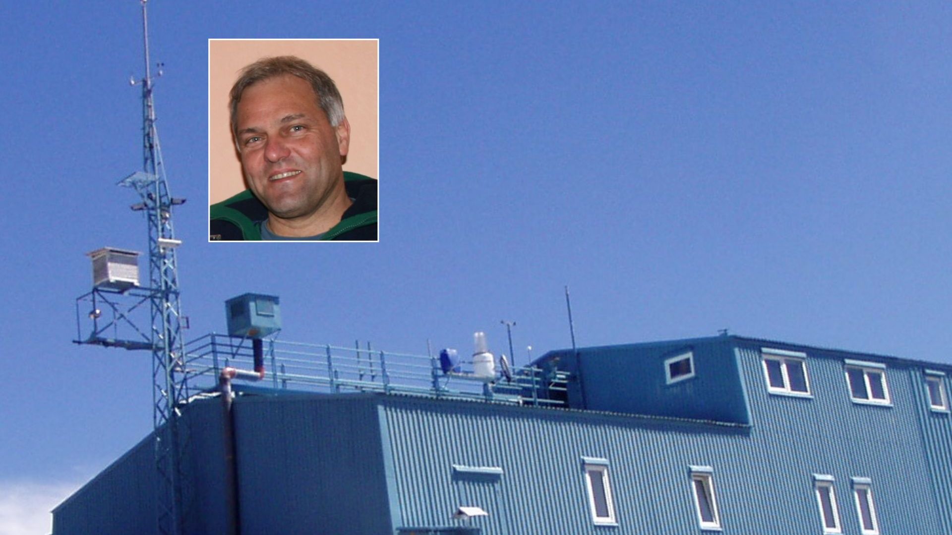 Доцент Христо Ангелов е завършил Софийски Университет Св Климент Охридски