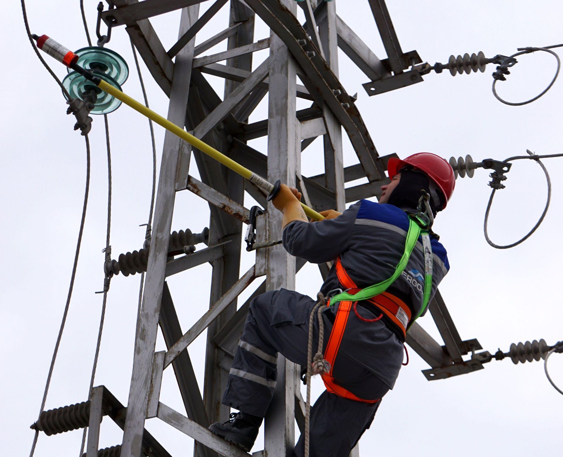 Близо 15 хиляди компании са се върнали на регулирания от държавата пазар на ток