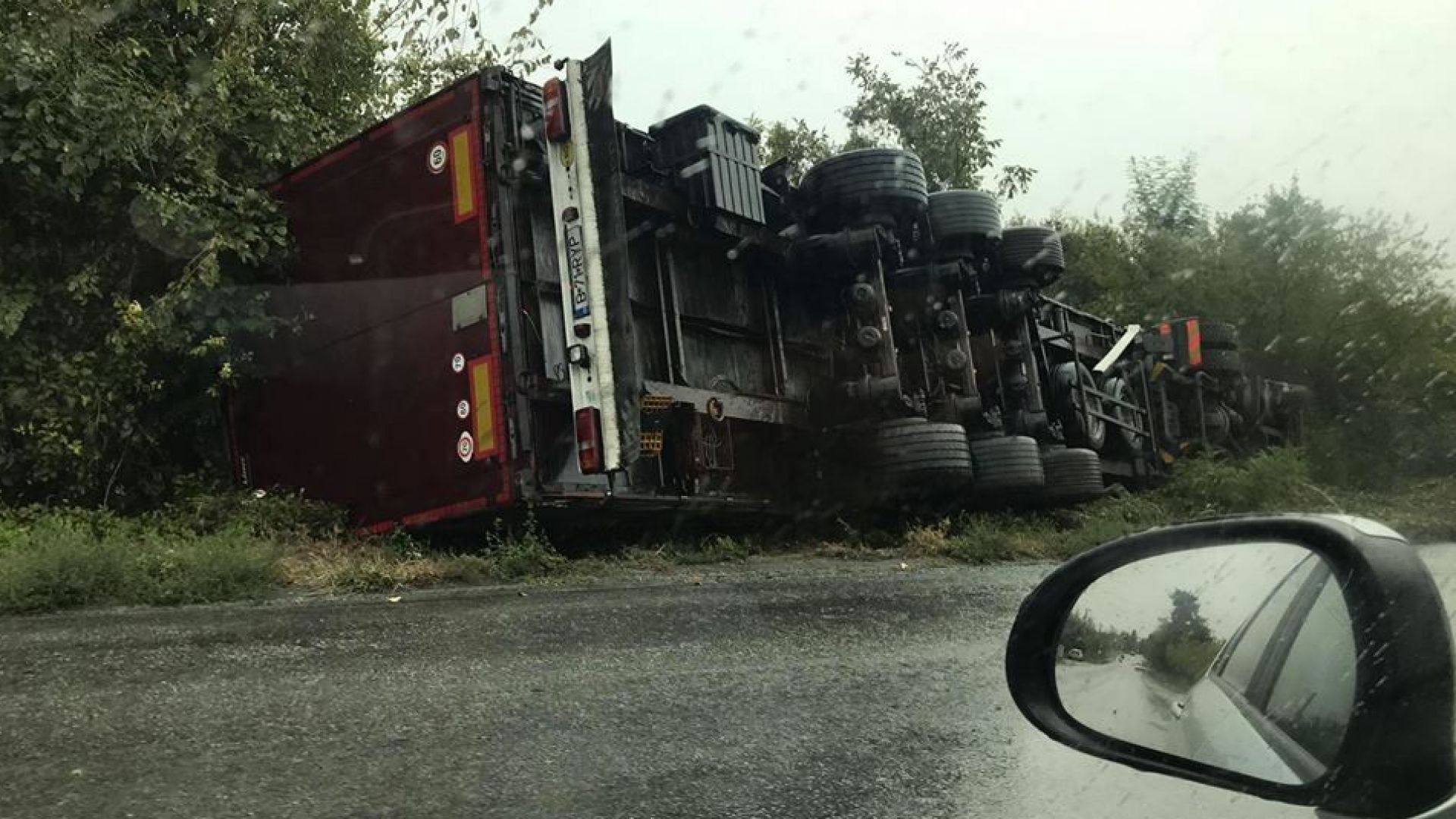 Катастрофа между два ТИР а и пътнически микробус който пътува ежедневно