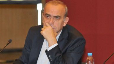 БСП продължава своето свободно падане в политическото пространство Непрекъснатата