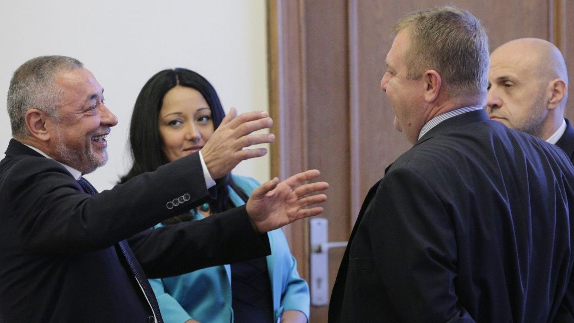 Премиерът Бойко Борисов ще отговаря днес на въпроса на депутата