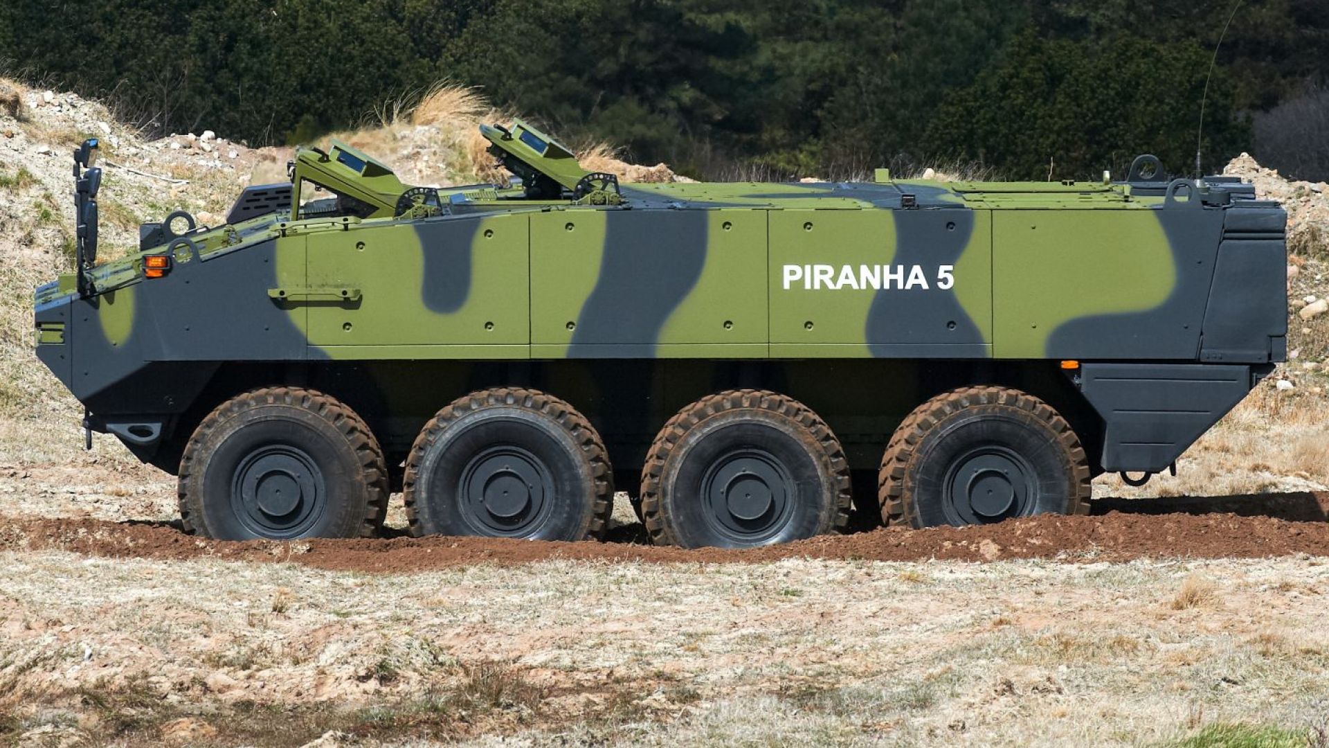 Швейцарската "Пираня" може да влезе в Българската армия